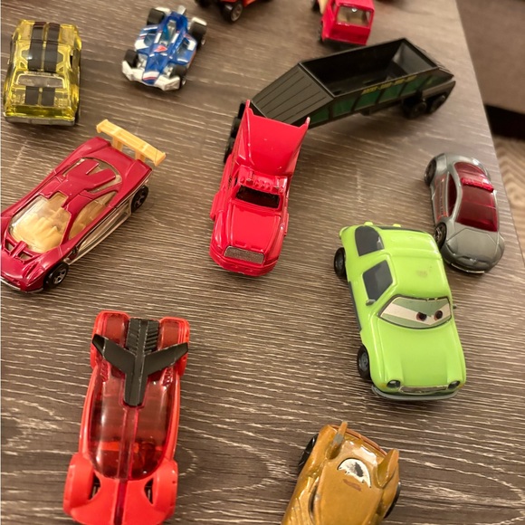 Assorted Hot Wheels Toy Cars - Picture 5 of 7